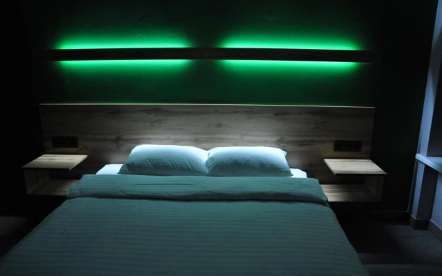 Full House Hotel & Capsule Hostel, Rivne