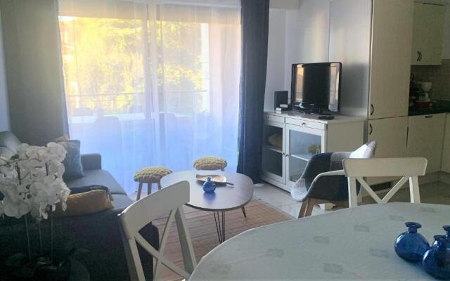 T2 proche de la gare, à 10 minutes à pieds de la Croisette, piscine & parking dans résidence de haut standing - Apartment in Cannes - Photo 2
