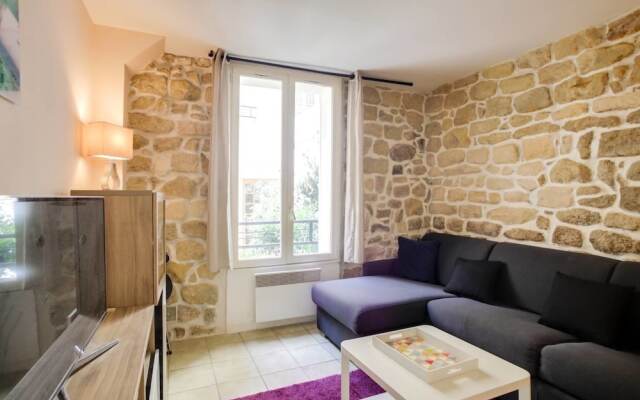 Tranquil Abode With Private Terrace in the 15th Arrondissement