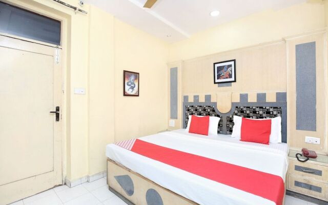 OYO 17430 Gulshah Hotel