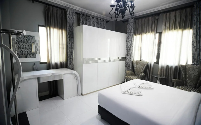 Golden Star Pattaya