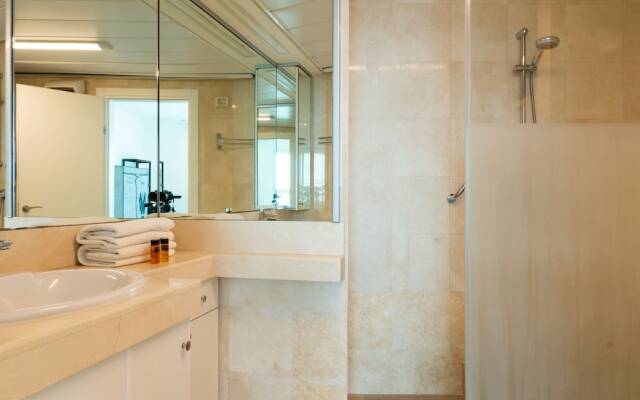 Outstanding Beach Complex W Pool