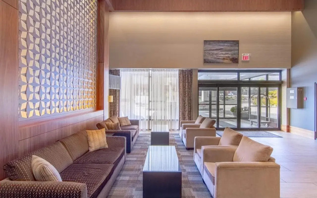 Coast Kamloops Hotel & Conference Centre