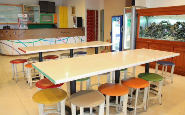 Airy Alun Alun Malang Zainul Arifin 55