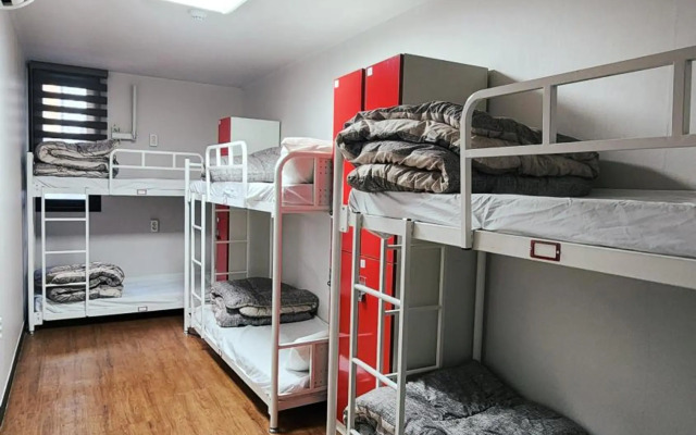 Kimchee Busan Downtown Guesthouse - Hostel