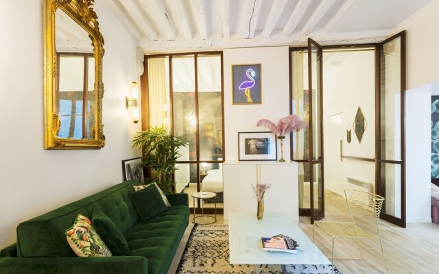 Les Halles - Louvre Private Apartment