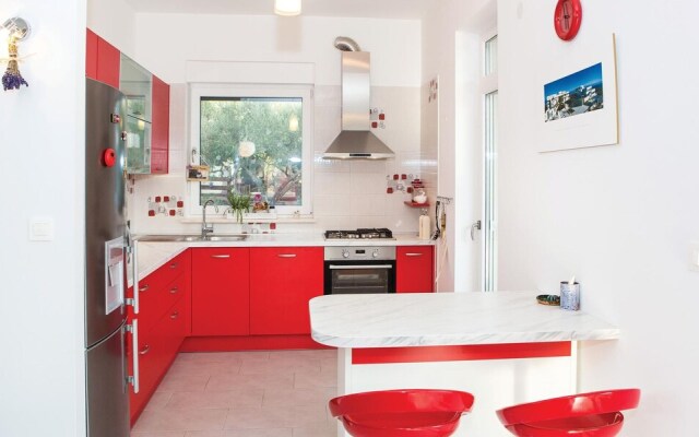 Stunning Home in Kastel Stafilic With Wifi and 3 Bedrooms