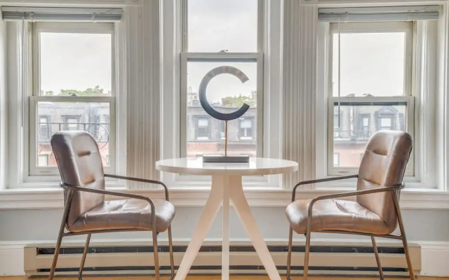 Pleasant Back Bay Suites by Sonder