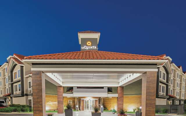 La Quinta Inn & Suites by Wyndham Fort Worth North