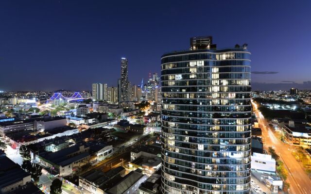 Fortitude Valley Apartments by CLLIX