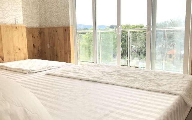 Xuan Anh Hotel – Guest Rooms – Con Son