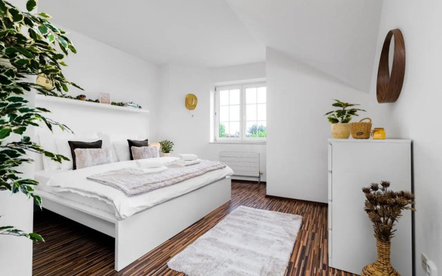 Spacious House 100m2 with Garden, Grill and Parking