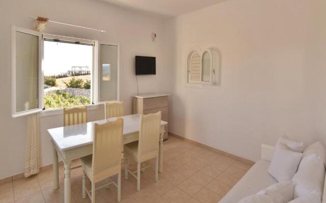 KASTRON AIOLOS 2 at Voutakos Paros