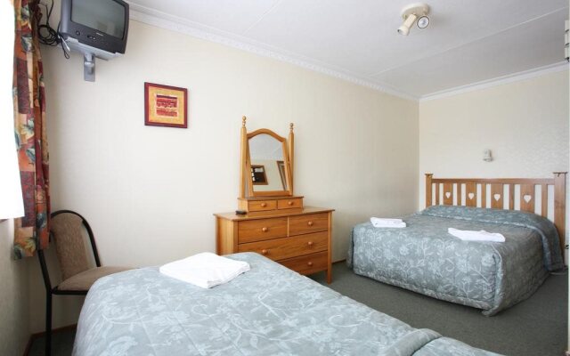 Queens Park Motels
