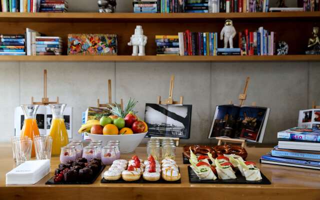 art'otel Cologne powered by Radisson Hotels