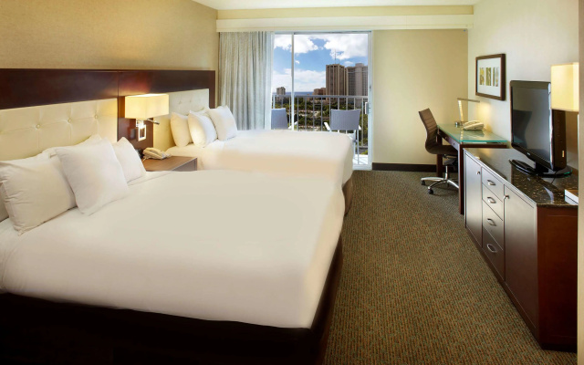 DoubleTree by Hilton Hotel Alana - Waikiki Beach
