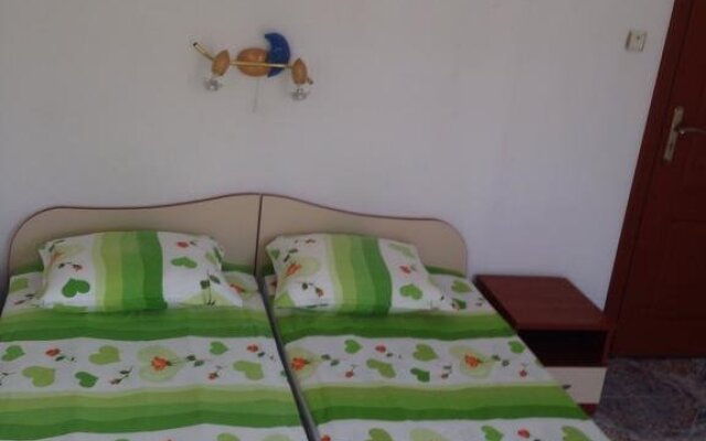 Kozarov Guest House