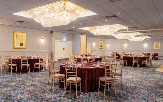 London Chigwell Prince Regent Hotel, BW Signature Collection