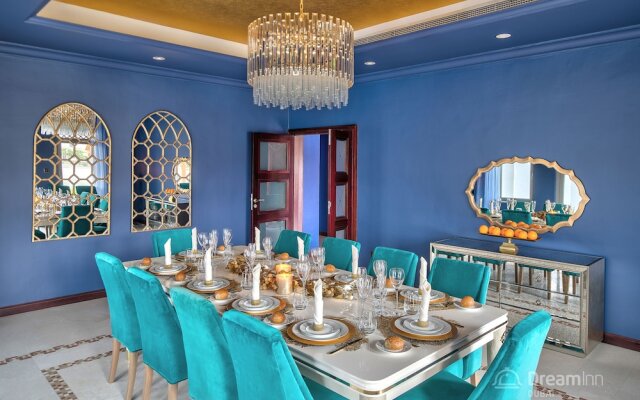 The Palm Jumeirah Villas - Frond E by LUX Holiday Home