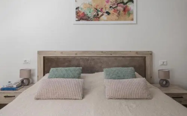 Sky Apartments & Rooms