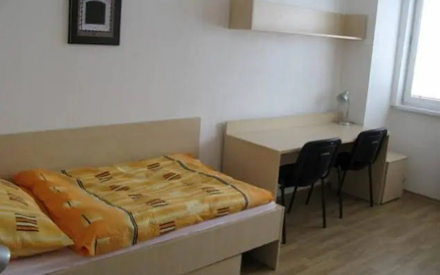 Uninova Hostel