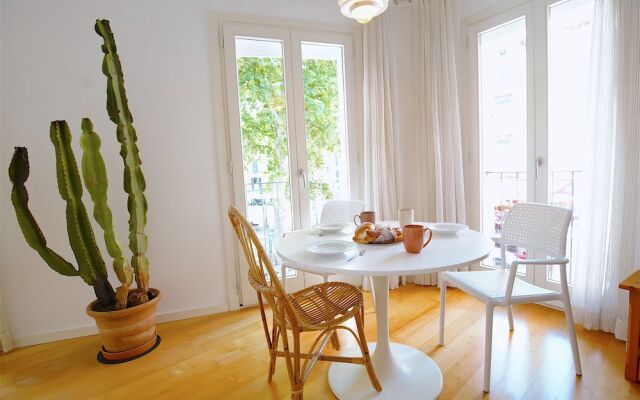 Apartamentos Montmari