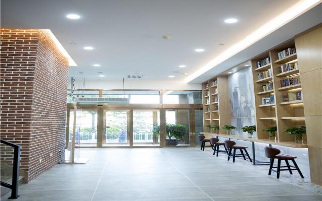 James Joyce Coffetel·South Taiyuan Railway Station Shanxi University