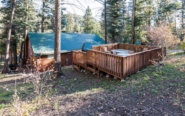 Chestnut Lodge by Vtrips