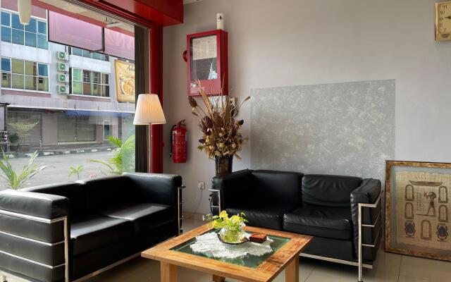 Hotel O M Three Hotel