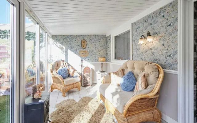 Host Stay The Cheeky Squirrel