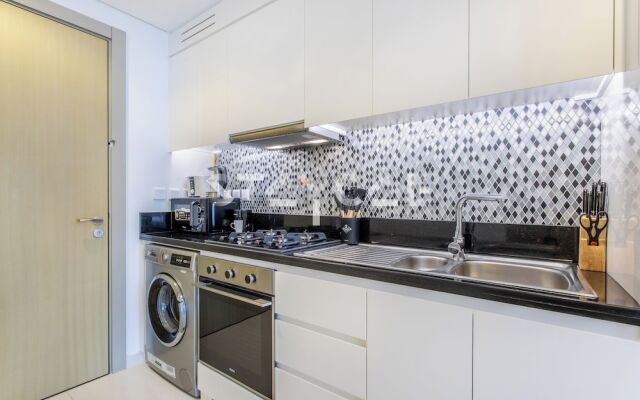 Staycae Holiday Homes - Aykon C