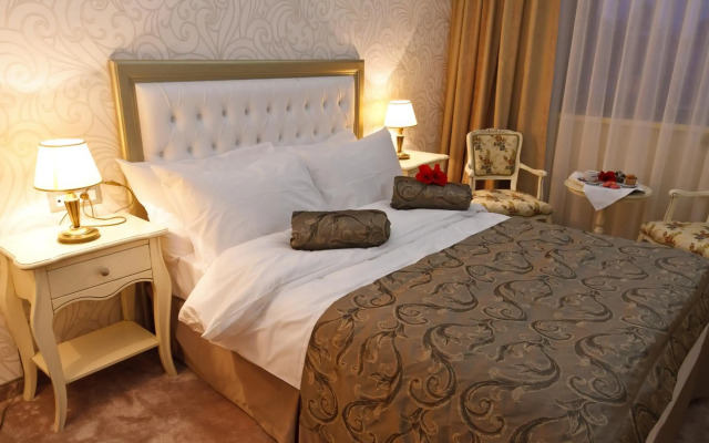 Hotel Roman by Dumbrava