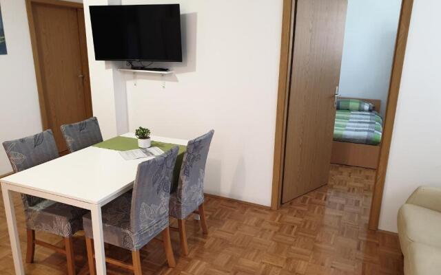 Apartment EMMA Ljubljana - FREE parking, AC, Wifi