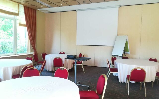 Golden Tulip Reims L'univers