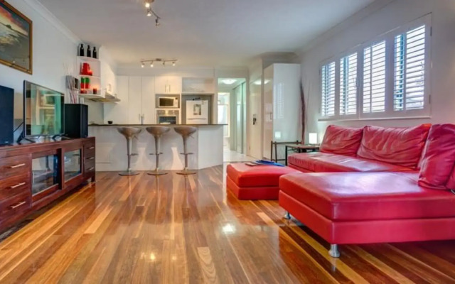 Currumbin Sands Holiday Apartments