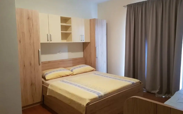 Mari - Near sea - A6