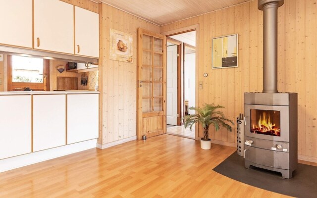 6 Person Holiday Home in Dannemare