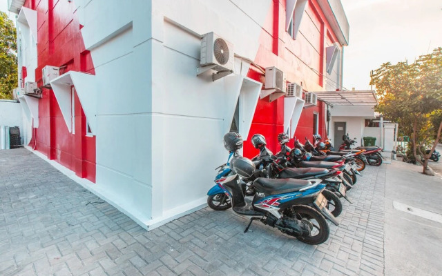 OYO 907 Wisma Cakung