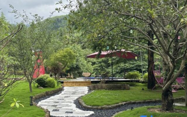 Yunbo Qilu Hostel