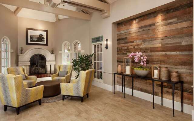 Half Moon Bay Lodge