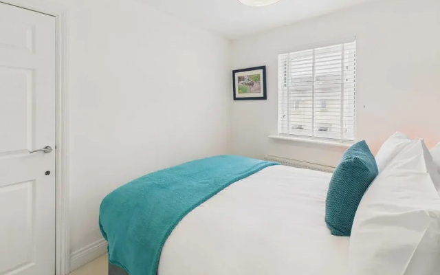 Host Stay Clearwell Gardens