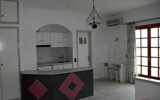 La Luna 1 and 2 Apartments