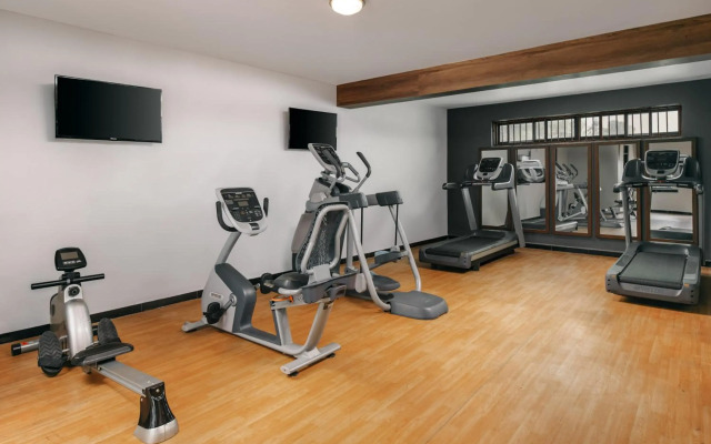 DoubleTree by Hilton Hotel Dar es Salaam - Oyster Bay