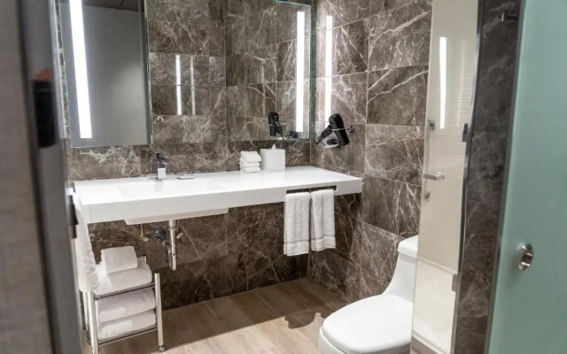 AC Hotel Monterrey Valle