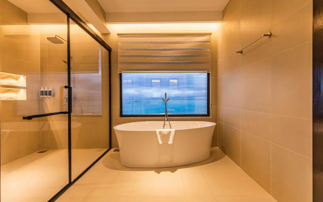 NOOE Maldives Kunaavashi Hotel