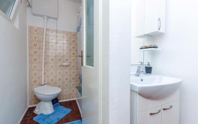 Stunning Home in Jadrija With Wifi and 2 Bedrooms