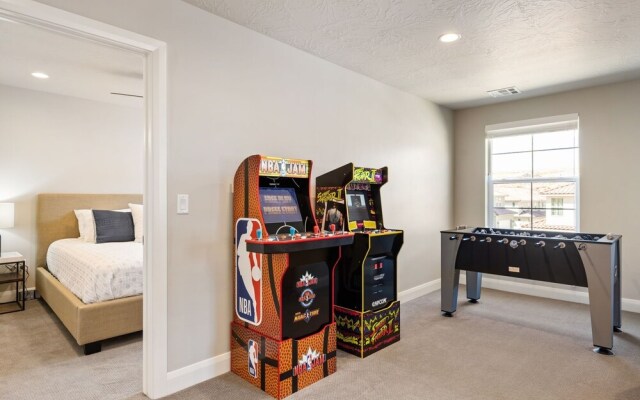 Sunnyside Retreat at Escondido by RedAwning