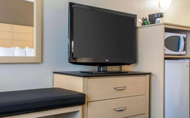 Quality Inn Geneseo