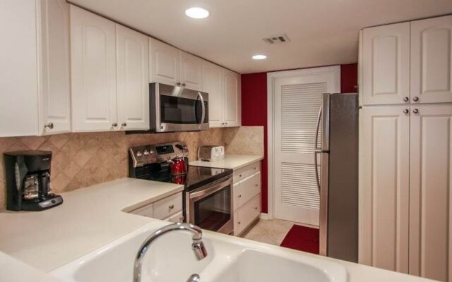 Plantation Club 470 by RedAwning