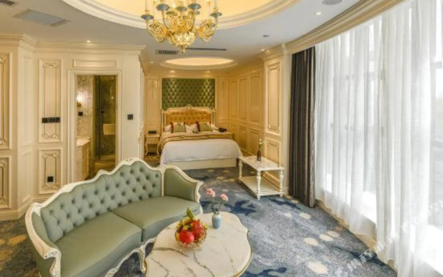 Golden Phoenix Hotel